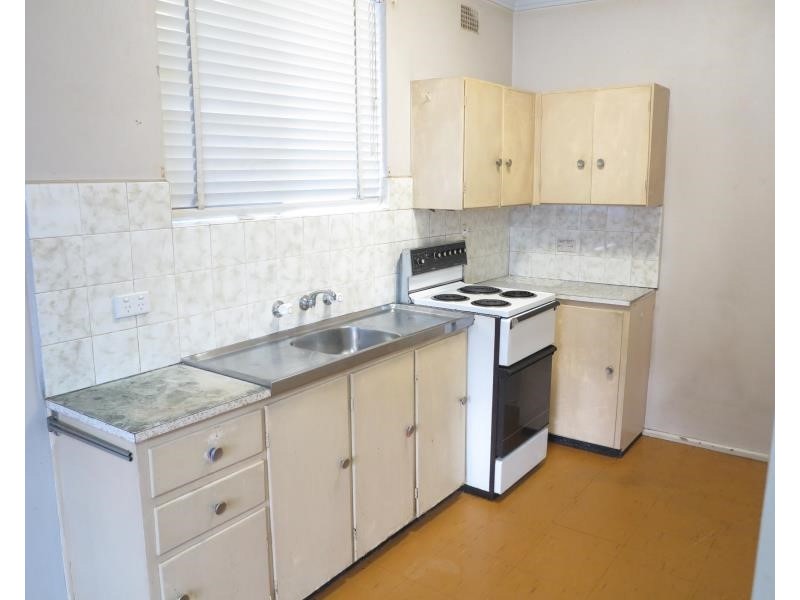 1/6 Drummond St, Warwick Farm NSW 2170