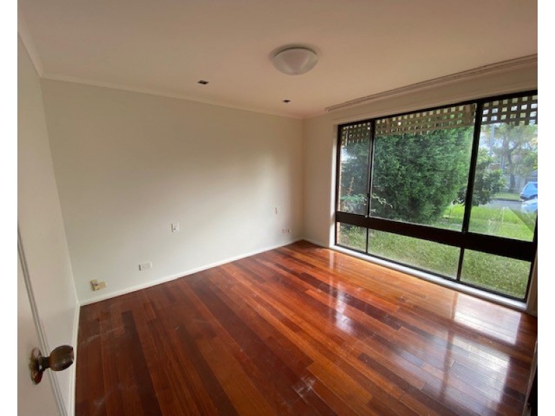 6 Carnation Ave, Casula NSW 2170