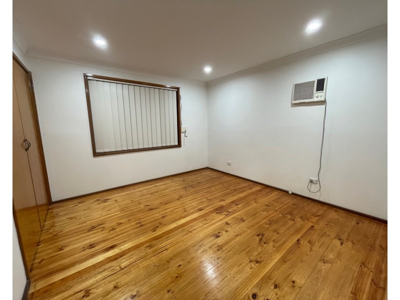 42 Hillview Parade, Lurnea NSW 2170