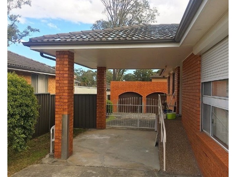 42 Hillview Parade, Lurnea NSW 2170