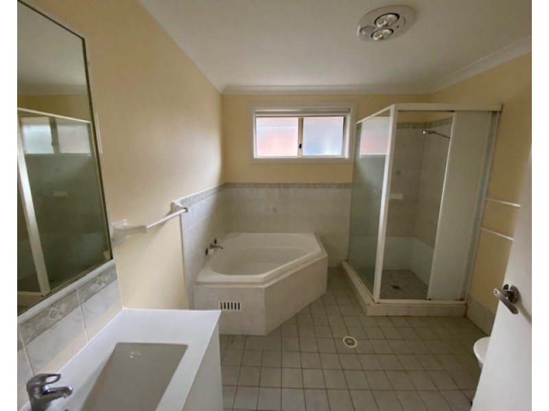 1 Nimbin Avenue, Hoxton Park NSW 2171