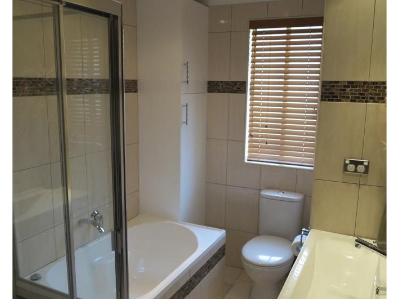 8 Marin Pl, Prestons NSW 2170