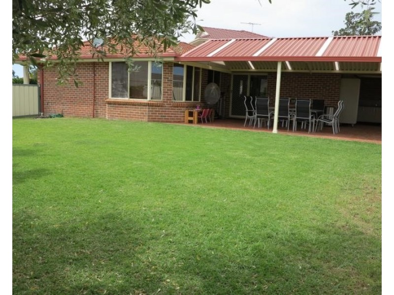 8 Marin Pl, Prestons NSW 2170