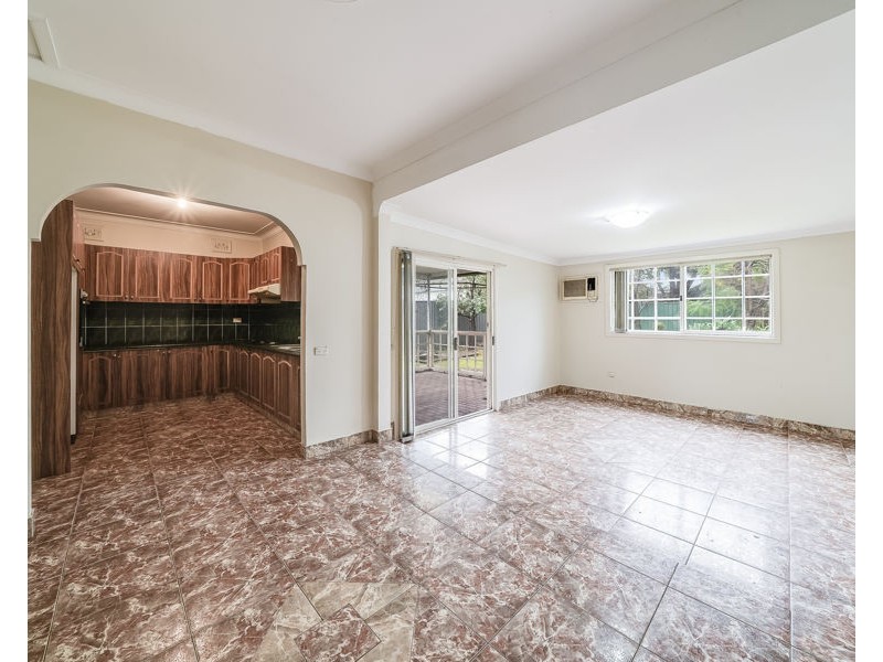 11 Coolaroo Crescent, Lurnea NSW 2170