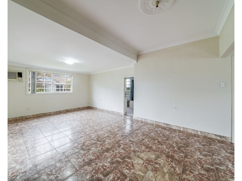 11 Coolaroo Crescent, Lurnea NSW 2170