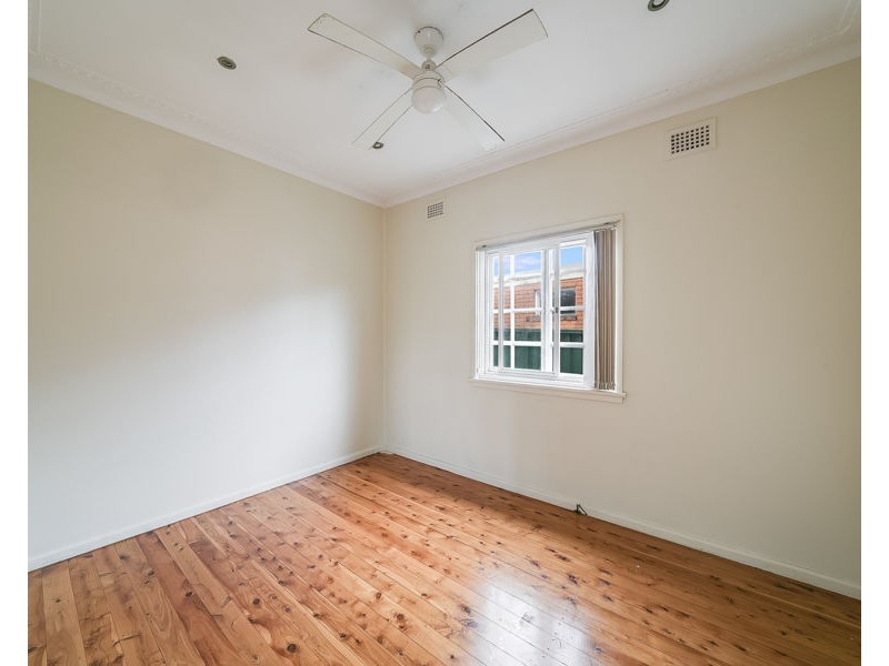 11 Coolaroo Crescent, Lurnea NSW 2170
