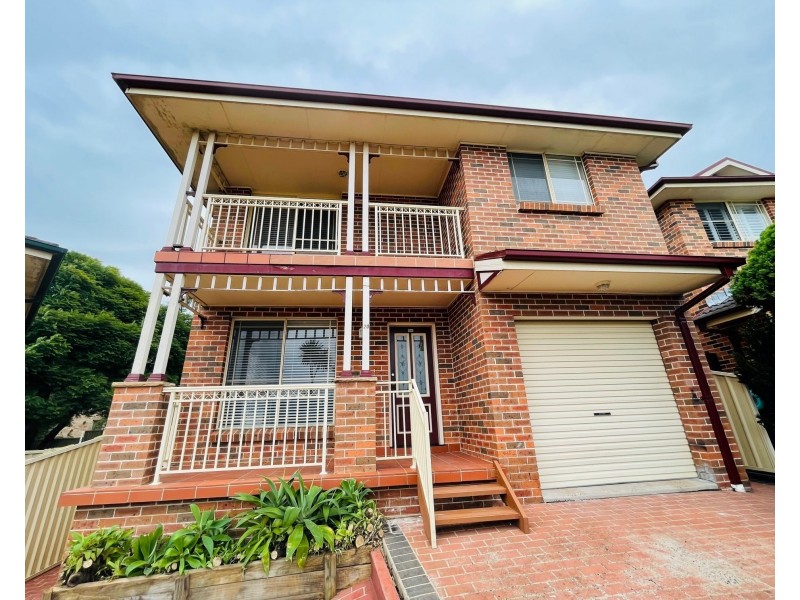 20 Harpur Pl, Casula NSW 2170