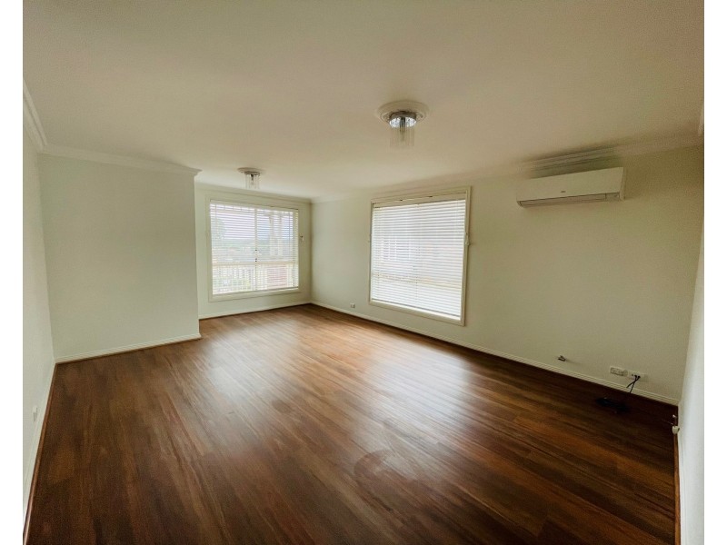 20 Harpur Pl, Casula NSW 2170