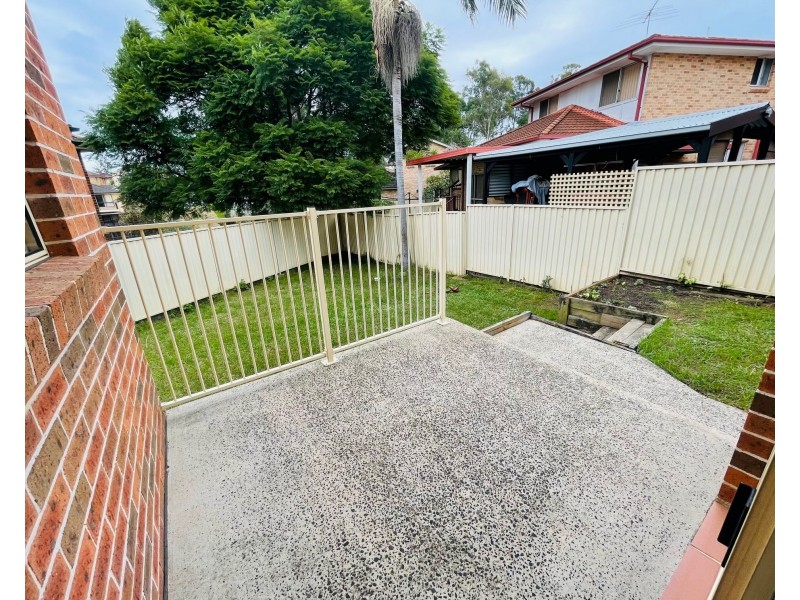 20 Harpur Pl, Casula NSW 2170