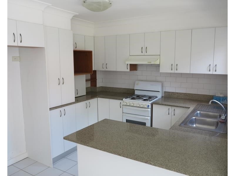 20 Harpur Pl, Casula NSW 2170