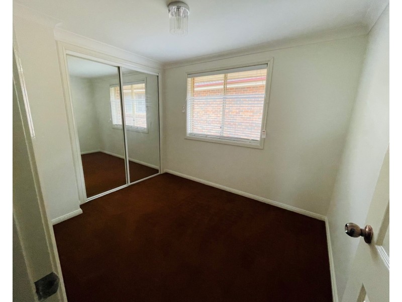 20 Harpur Pl, Casula NSW 2170