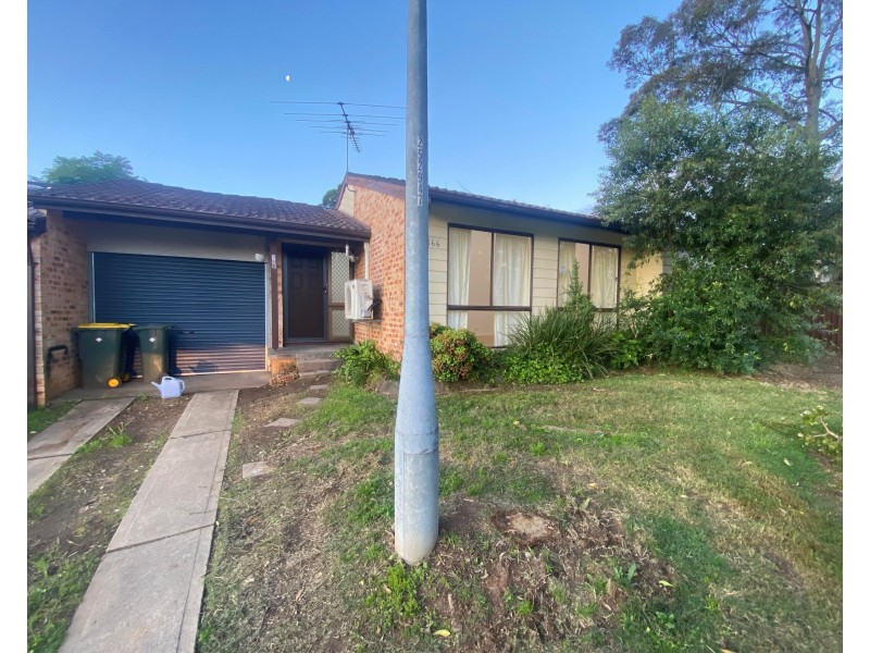 1/166 Oxford Rd, Ingleburn NSW 2565