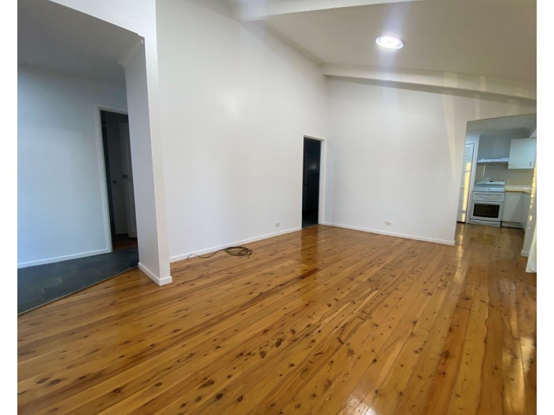 1/166 Oxford Rd, Ingleburn NSW 2565