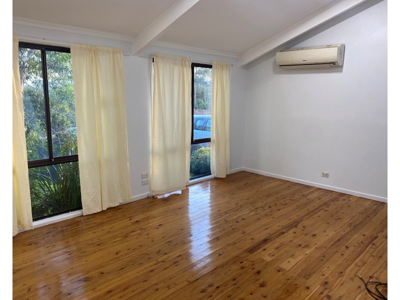 1/166 Oxford Rd, Ingleburn NSW 2565