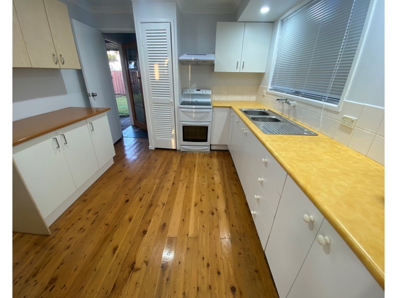 1/166 Oxford Rd, Ingleburn NSW 2565