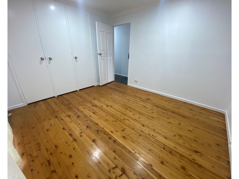 1/166 Oxford Rd, Ingleburn NSW 2565