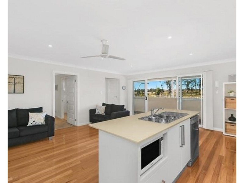 2/2 Sylvester Ln, Gregory Hills NSW 2557