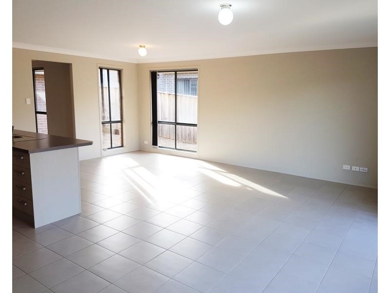 73 Belmont Avenue, Spring Farm NSW 2570
