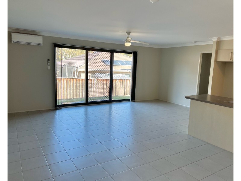 73 Belmont Avenue, Spring Farm NSW 2570