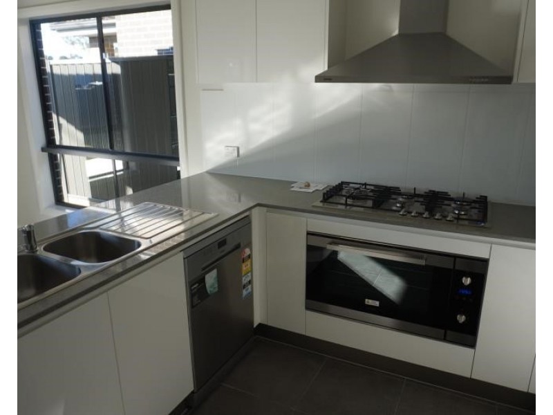 11 Winn Grove, Camden NSW 2570