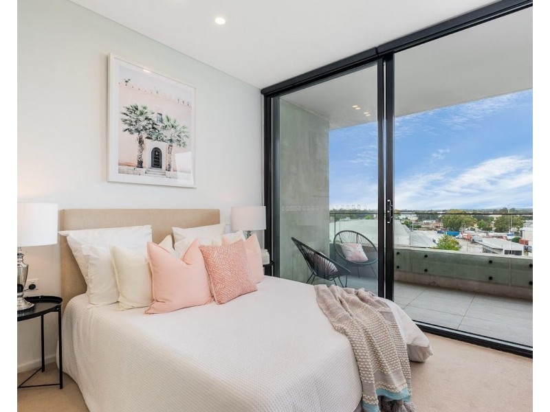 706/6b Atkinson St, Liverpool NSW 2170