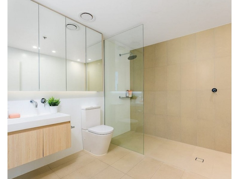 706/6b Atkinson St, Liverpool NSW 2170