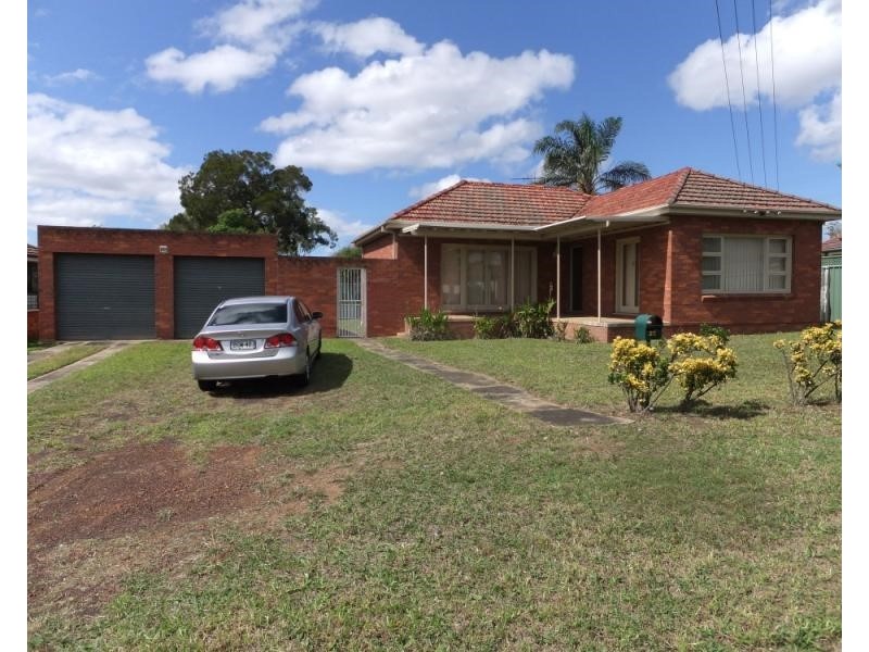 22 Rowe Ave, Lurnea NSW 2170