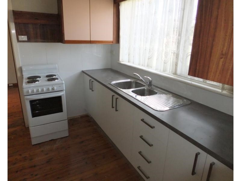 22 Rowe Ave, Lurnea NSW 2170