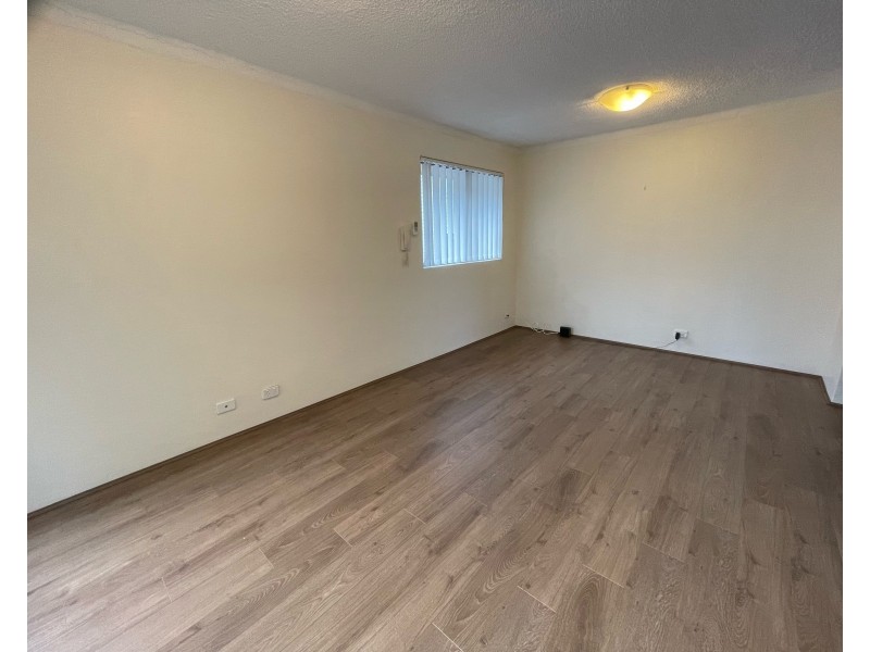 11/21 Lachlan St, Warwick Farm NSW 2170