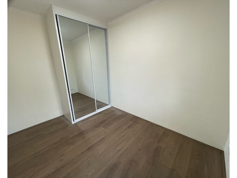 11/21 Lachlan St, Warwick Farm NSW 2170