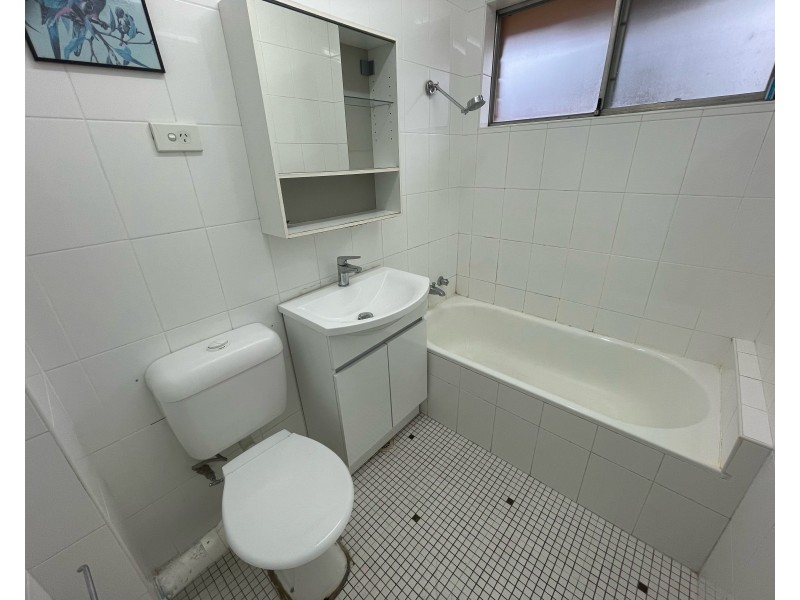 11/21 Lachlan St, Warwick Farm NSW 2170