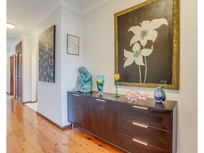 10 Cromarty Place, St Andrews NSW 2566