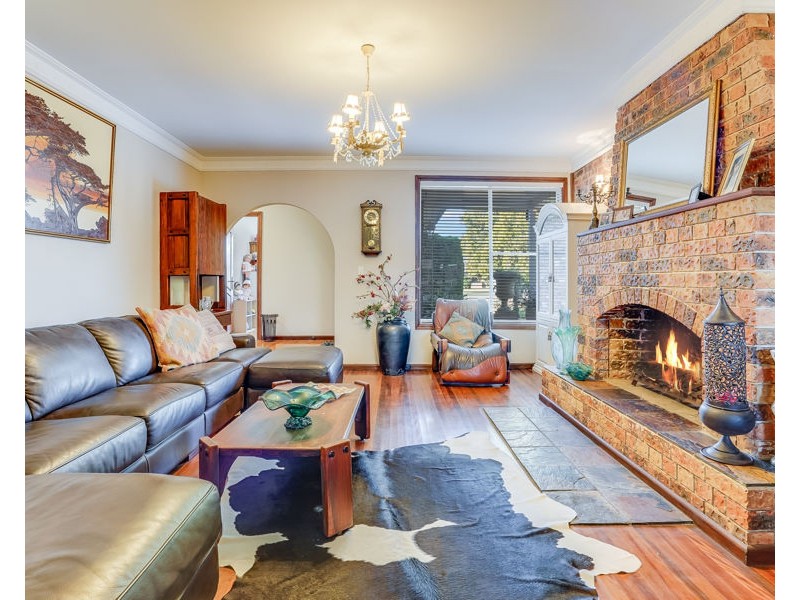 10 Cromarty Place, St Andrews NSW 2566
