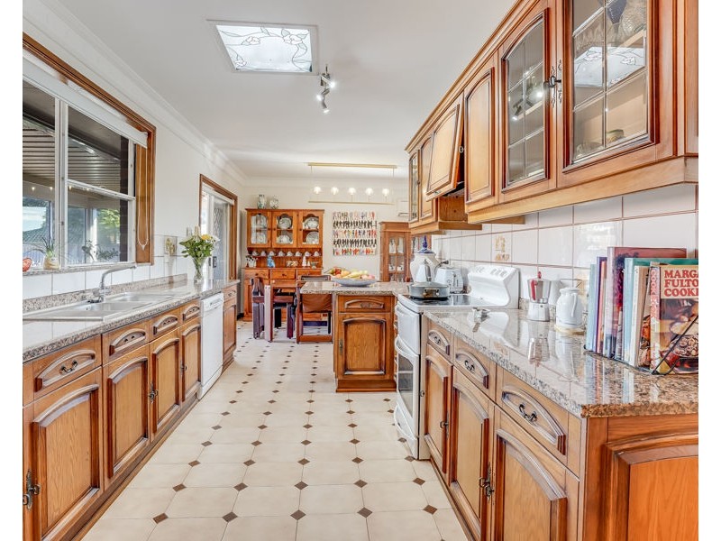 10 Cromarty Place, St Andrews NSW 2566