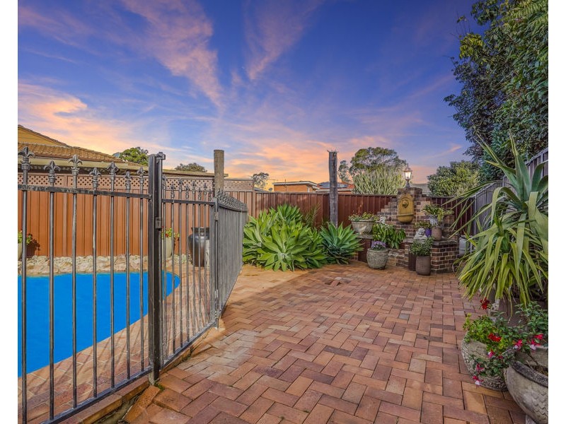10 Cromarty Place, St Andrews NSW 2566