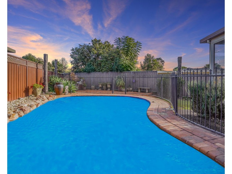 10 Cromarty Place, St Andrews NSW 2566