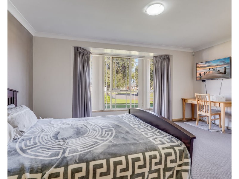 6 Grawin Close, Hinchinbrook NSW 2168