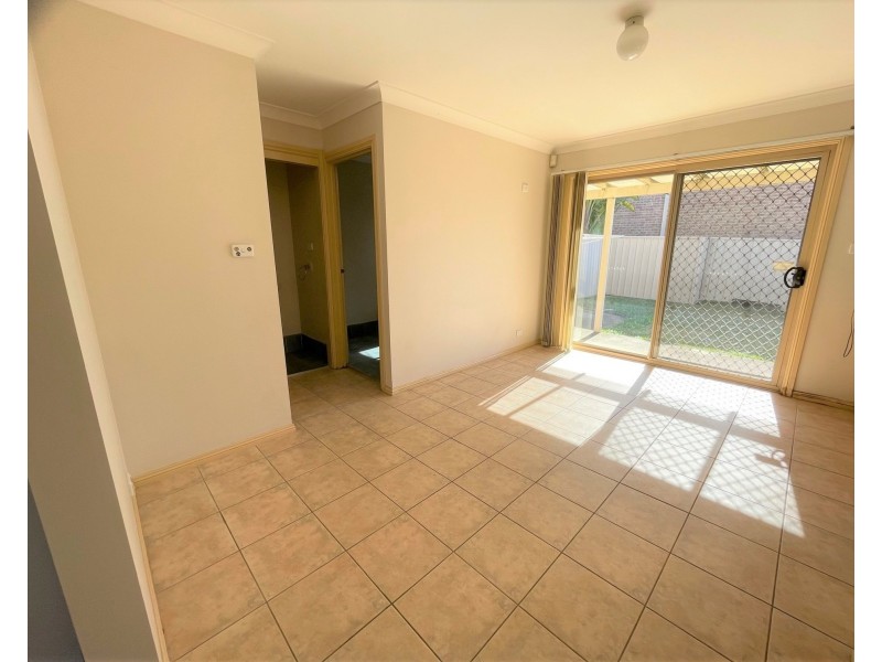 2/43-45 Araluen Ave, Moorebank NSW 2170