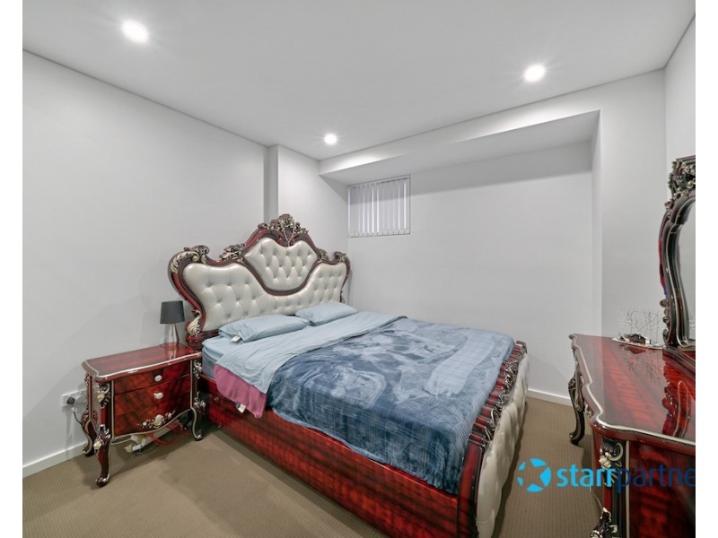 8/46 Hoxton Park Rd, Liverpool NSW 2170