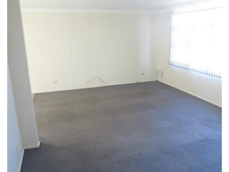 11 Calabro Ave, Lurnea NSW 2170