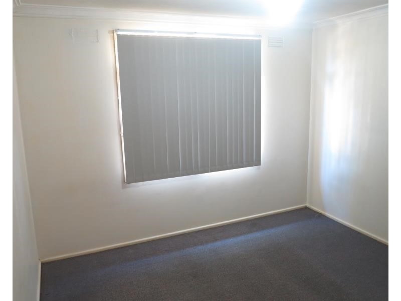 11 Calabro Ave, Lurnea NSW 2170