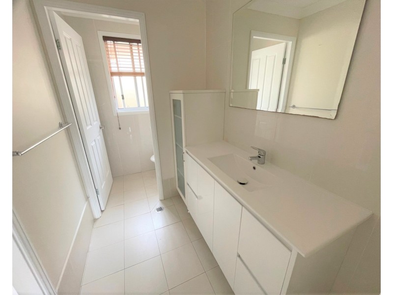 10 Bundanoon Rd, Prestons NSW 2170