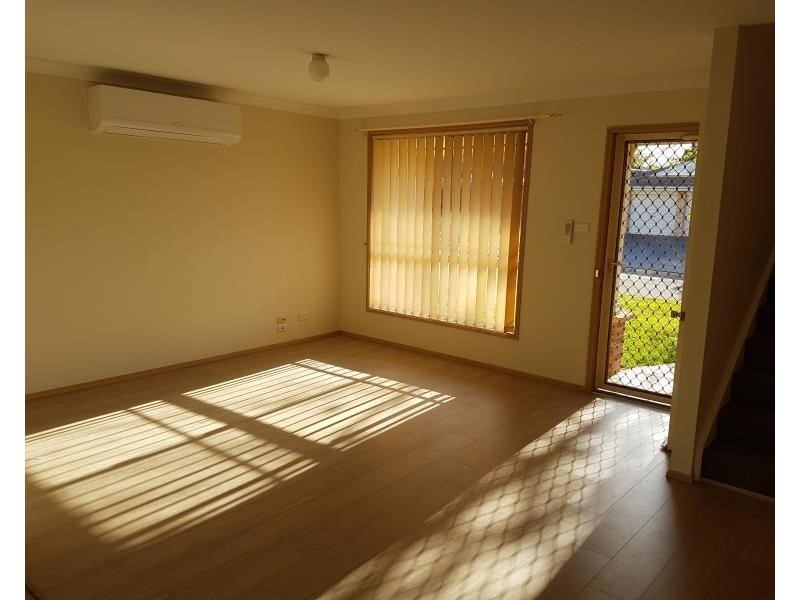 50 Michelago Cct, Prestons NSW 2170