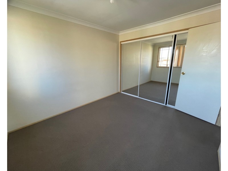 50 Michelago Cct, Prestons NSW 2170