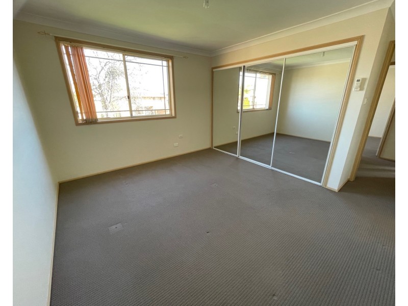 50 Michelago Cct, Prestons NSW 2170