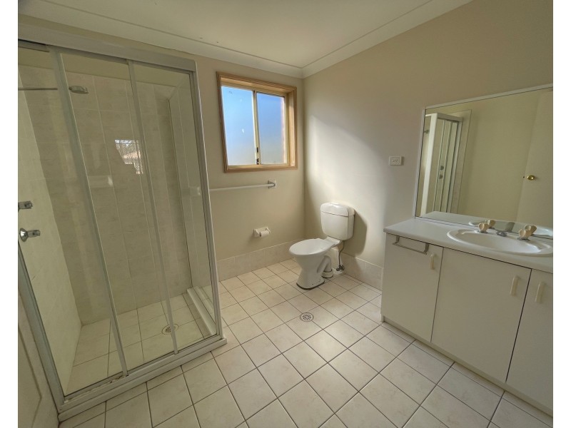 50 Michelago Cct, Prestons NSW 2170