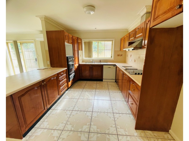 58 Kookaburra Rd, Prestons NSW 2170