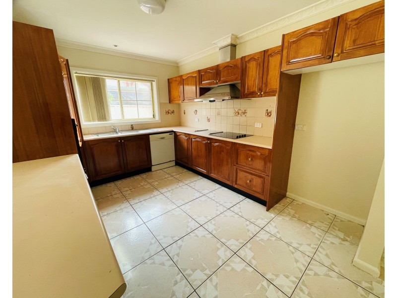 58 Kookaburra Rd, Prestons NSW 2170