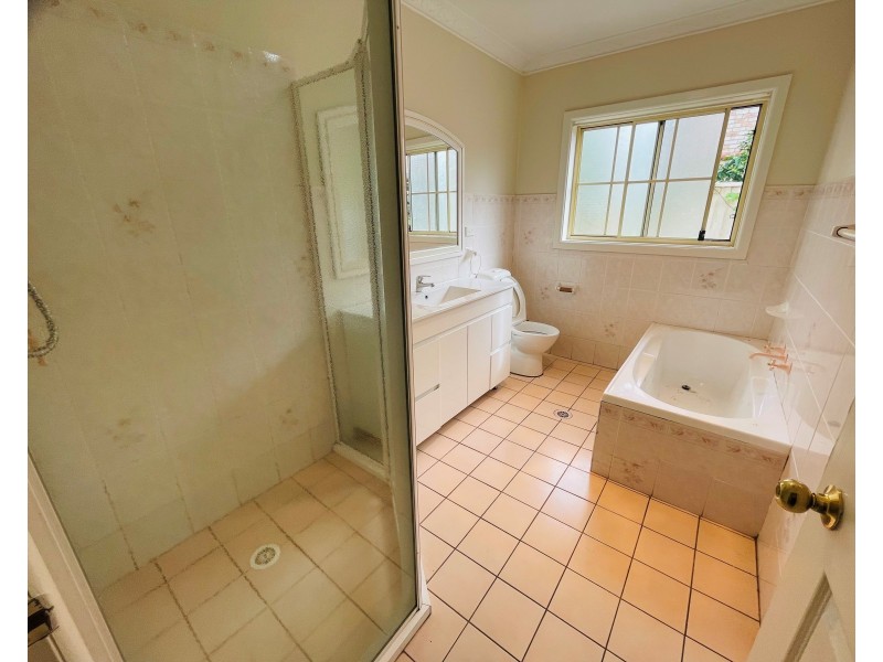 58 Kookaburra Rd, Prestons NSW 2170