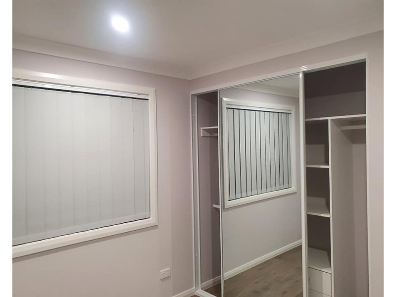 1b Oakwood Pl, Busby NSW 2168